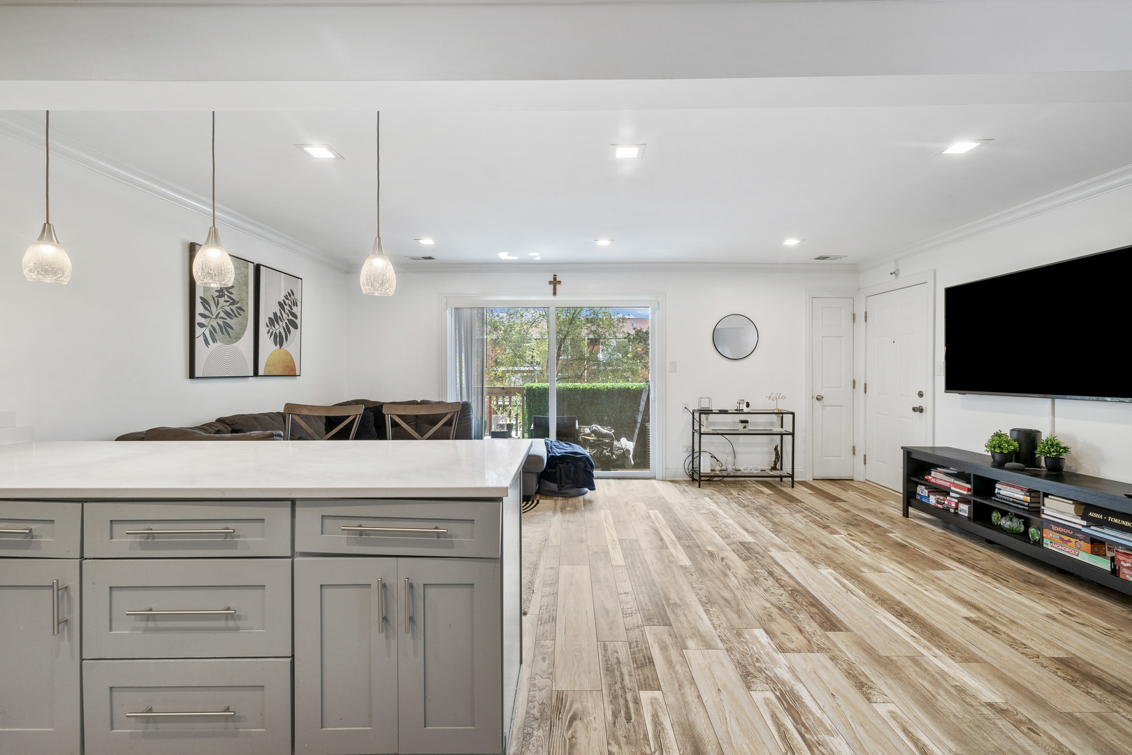 9654 Nottingham Avenue, Unit 2D Chicago Ridge, IL 60415 - Photo 6 of 10 Gallery Image 6