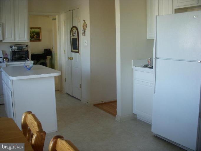 13808 Rockingham Road Germantown, MD 20874 - Photo 7 of 9 Kitchen #2
