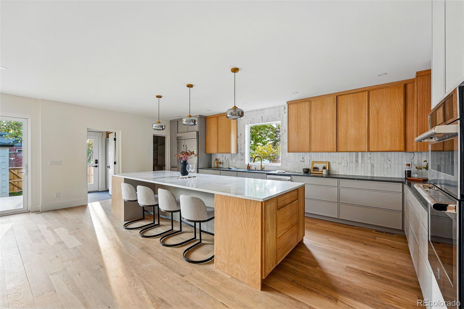 2391 Hudson Street Denver, CO 80207 - Photo 12 of 47