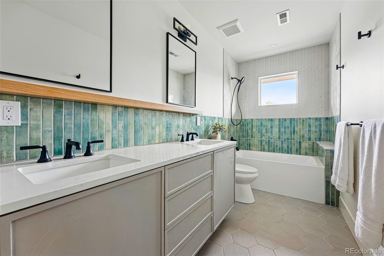 2391 Hudson Street Denver, CO 80207 - Photo 32 of 47