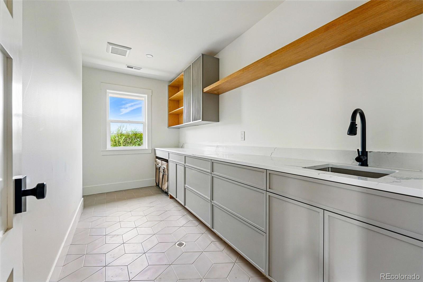 2391 Hudson Street Denver, CO 80207 - Photo 34 of 47