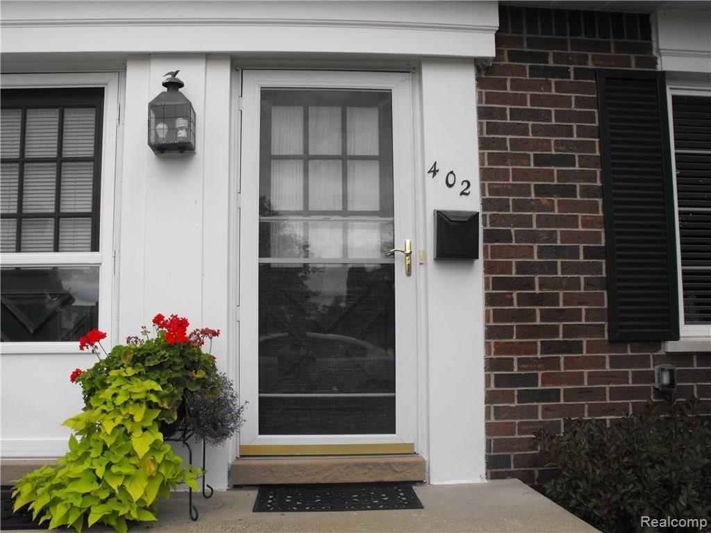 402 Baldwin Avenue Rochester, MI 48307 - Photo 2 of 40