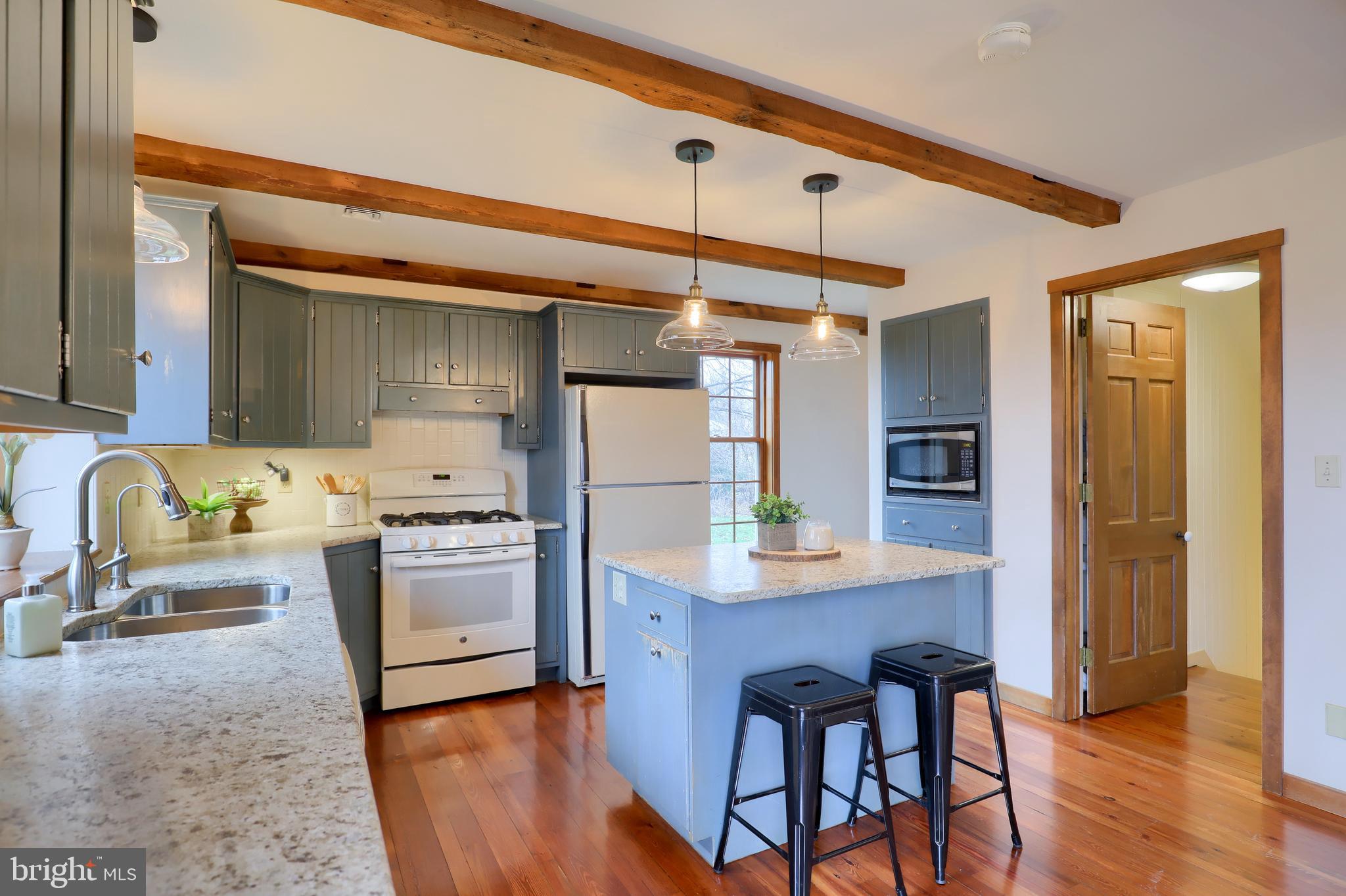 14 Bentley Lane Lititz, PA 17543 - Photo 13 of 47 Kitchen