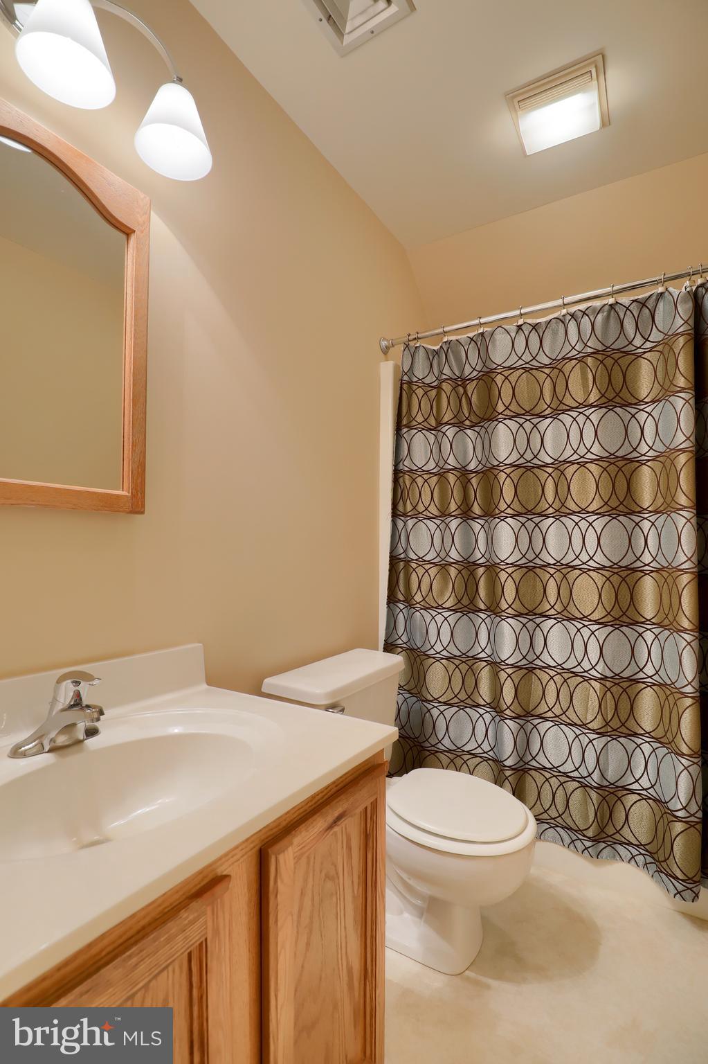 14 Bentley Lane Lititz, PA 17543 - Photo 31 of 47 Bathroom #2