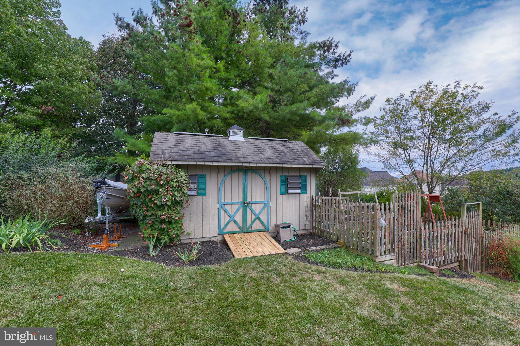 14 Bentley Lane Lititz, PA 17543 - Photo 42 of 47 Shed