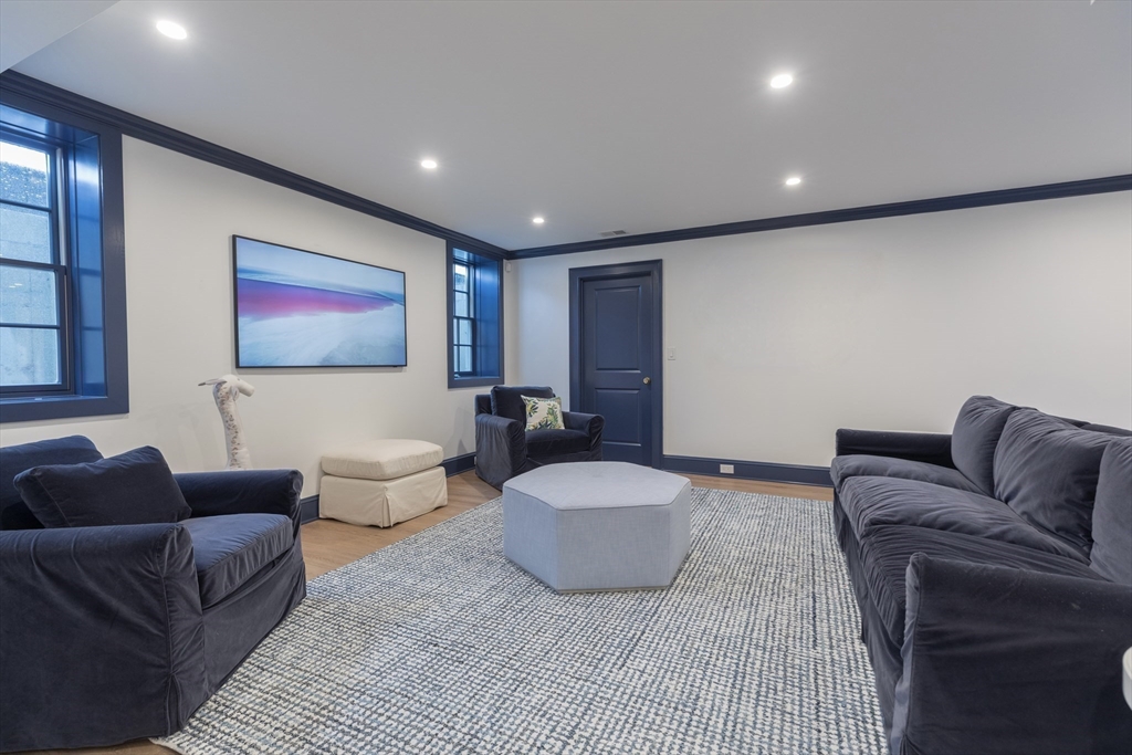 34 Chesterton Road Wellesley, MA 02481 - Photo 28 of 36 a living room with furniture