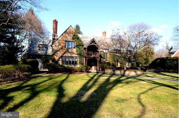 1008 Winding Way Baltimore, MD 21210 - Photo 26 of 30 Large front lawn