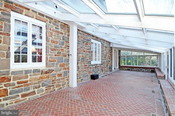 1008 Winding Way Baltimore, MD 21210 - Photo 28 of 30 Brick flooring