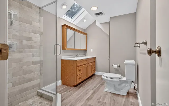 $1,399,000 | 1 May Hill Lane, Dix Hills, NY 11746