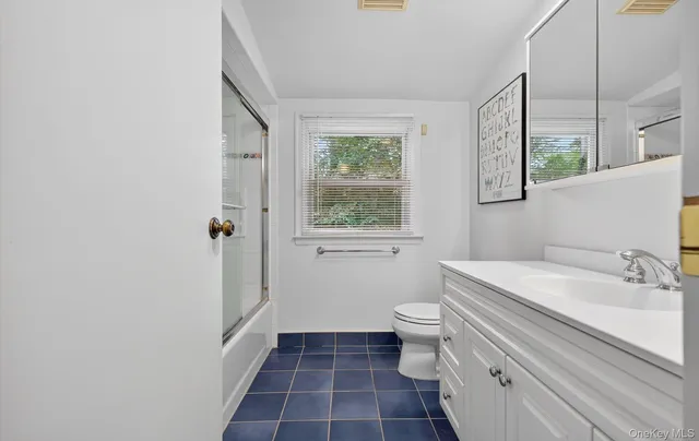 $1,399,000 | 1 May Hill Lane, Dix Hills, NY 11746