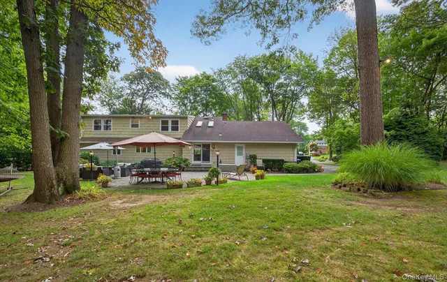 $1,399,000 | 1 May Hill Lane, Dix Hills, NY 11746