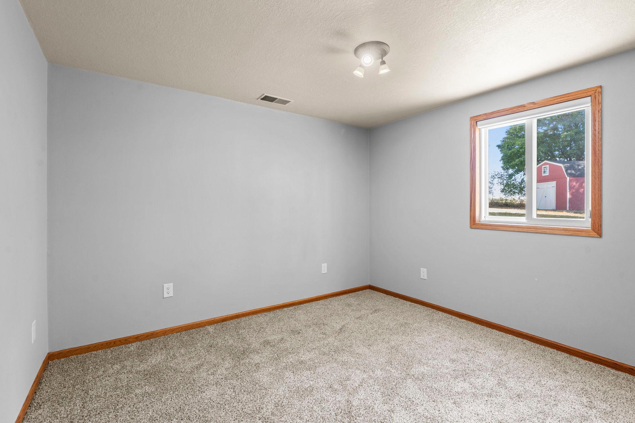 302 Jennifer Lane Jordan, MN 55352 - Photo 15 of 24 Gallery Image 15
