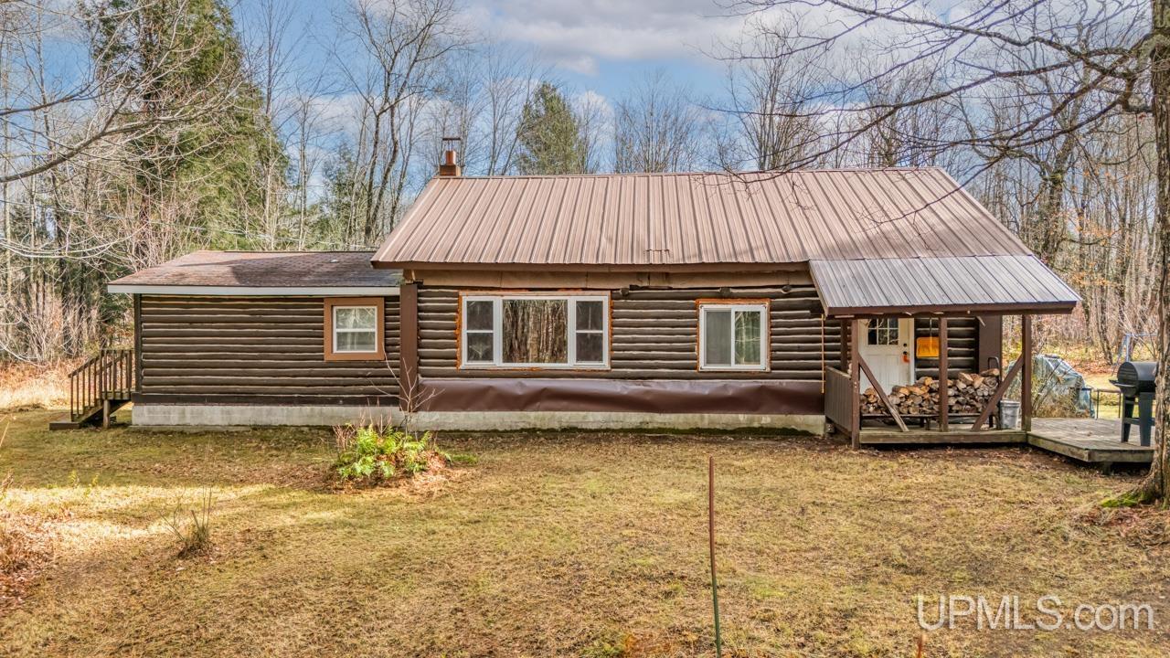 E6875 Wildwood Road Munising, MI 49862 - Photo 4 of 31 Gallery Image 4