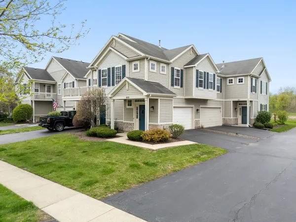 $259,000 | 609 Arbor Circle, Unit 609, Lakemoor, IL 60051
