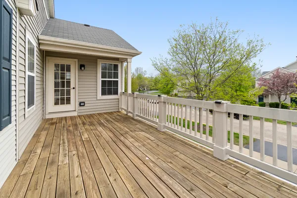 $259,000 | 609 Arbor Circle, Unit 609, Lakemoor, IL 60051