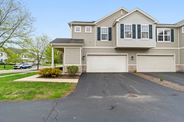 $259,000 | 609 Arbor Circle, Unit 609, Lakemoor, IL 60051