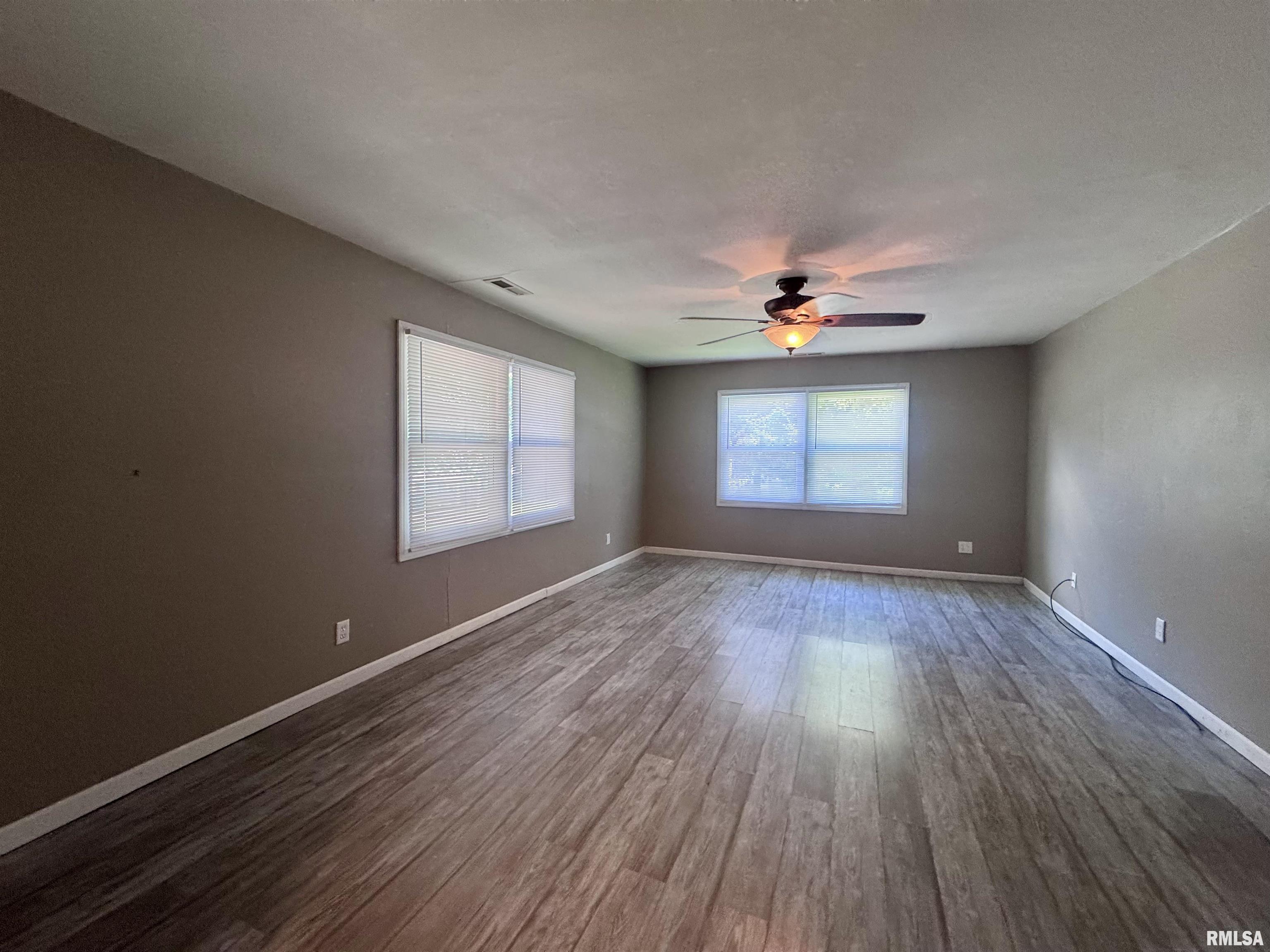 403 East Murray Street Macomb, IL 61455 - Photo 5 of 17