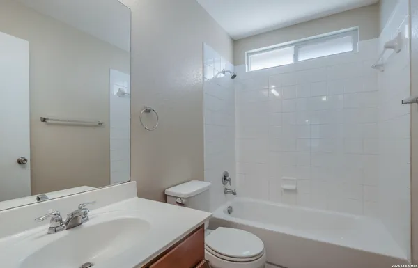 $1,995 | 11302 Frio Creek, San Antonio, TX 78245