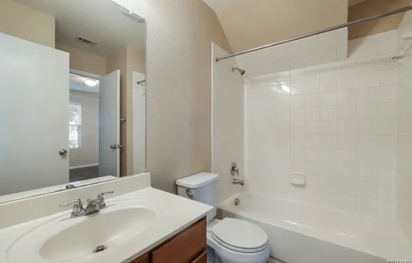 $1,995 | 11302 Frio Creek, San Antonio, TX 78245