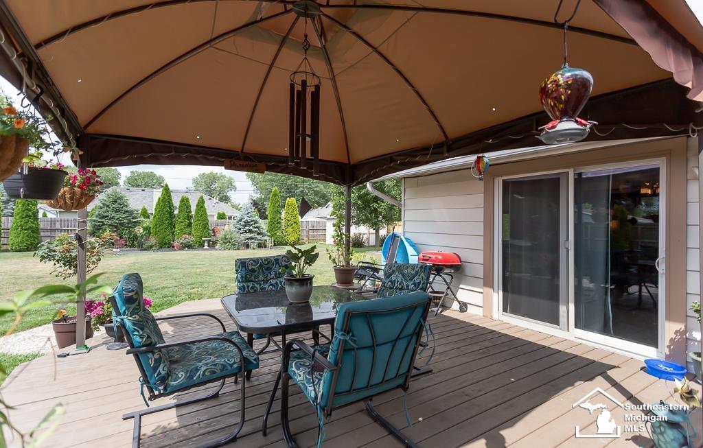 8271 Douglas Road Lambertville, MI 48144 - Photo 42 of 47 50085707-41.JPG