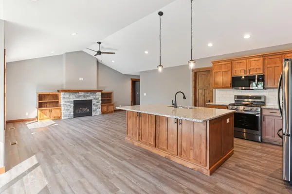 $525,000 | 1635 72nd Avenue, Hammond, WI 54015