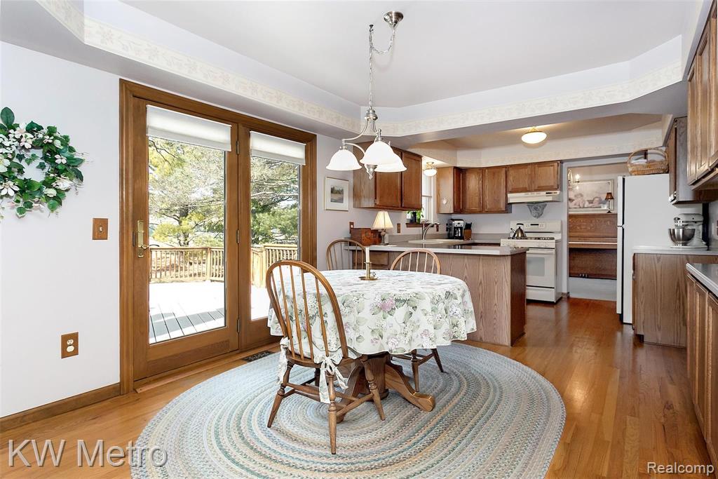 828 Ten Point Drive Rochester Hills, MI 48309 - Photo 9 of 56