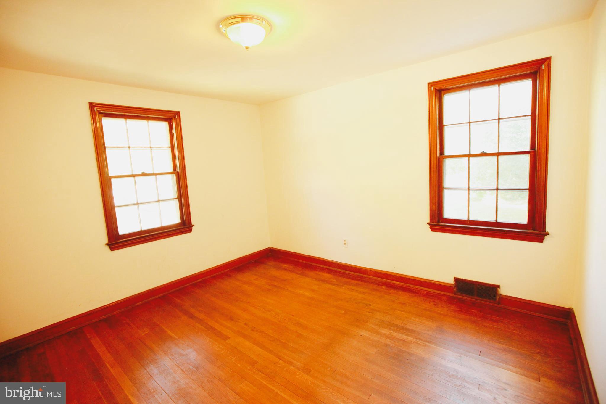 2805 Cameron Road Falls Church, VA 22042 - Photo 16 of 19