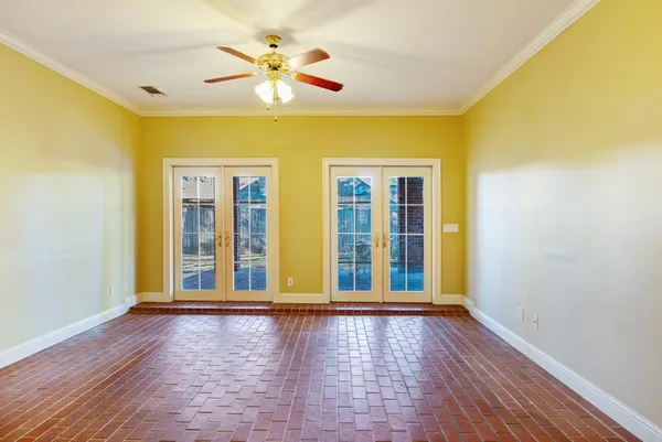 $699,500 | 3065 Oak Creek Drive, Paris, TX 75462