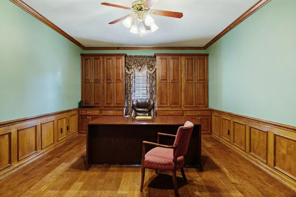 $699,500 | 3065 Oak Creek Drive, Paris, TX 75462