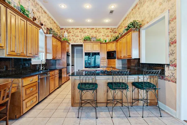 $699,500 | 3065 Oak Creek Drive, Paris, TX 75462