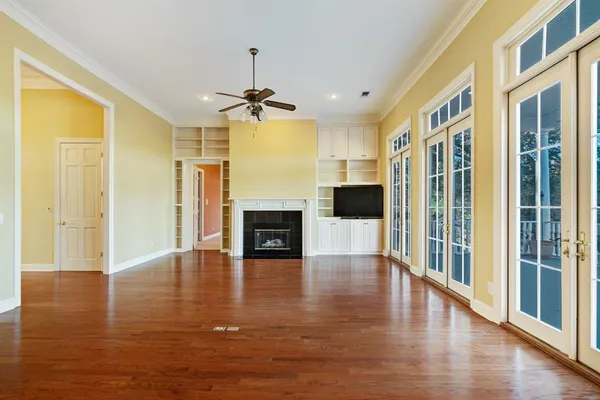 $699,500 | 3065 Oak Creek Drive, Paris, TX 75462