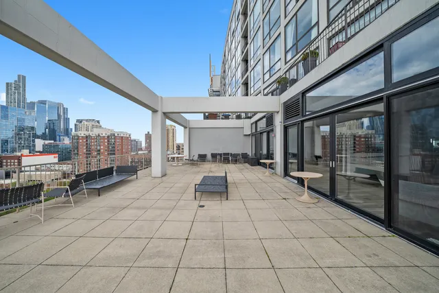$425,000 | 1530 South State Street, Unit 722, Chicago, IL 60605