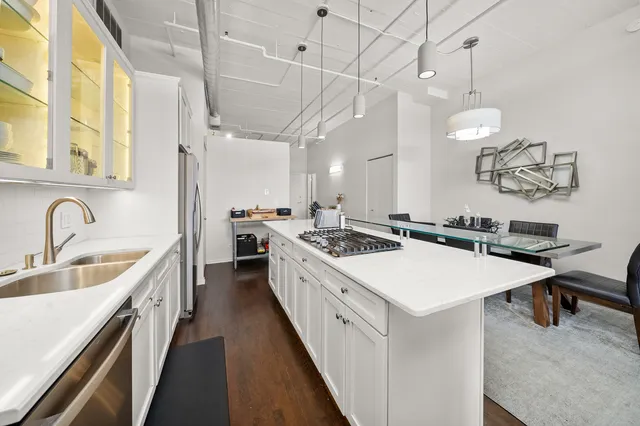 $425,000 | 1530 South State Street, Unit 722, Chicago, IL 60605