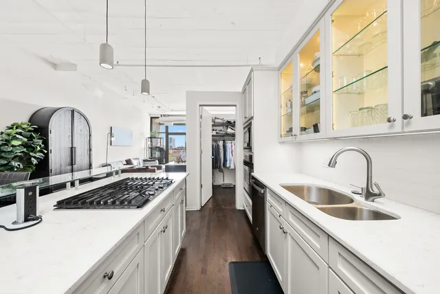 $425,000 | 1530 South State Street, Unit 722, Chicago, IL 60605