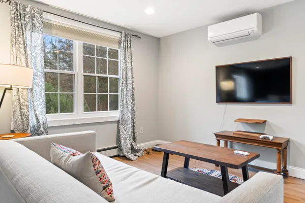 $1,299,500 | 22 Adams Lane, Ogunquit, ME 03907