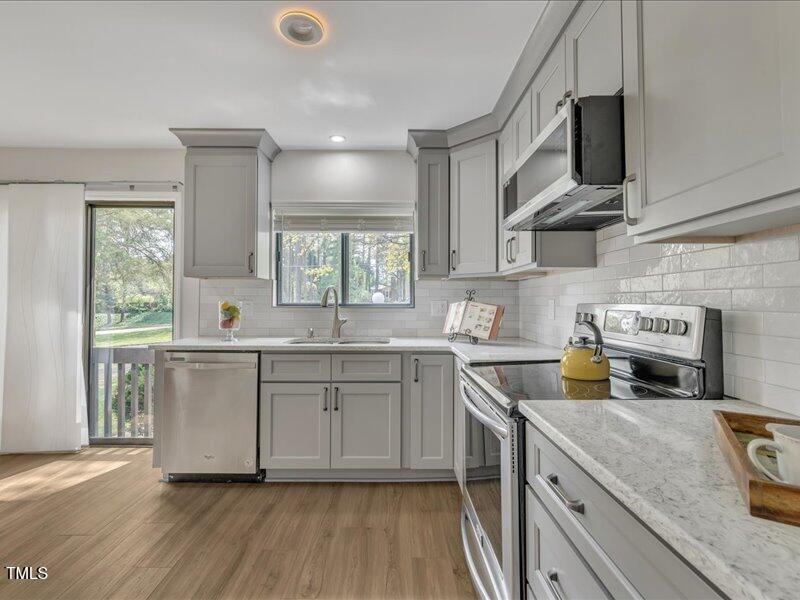 717 East Millbrook Road Raleigh, NC 27609 - Photo 8 of 21