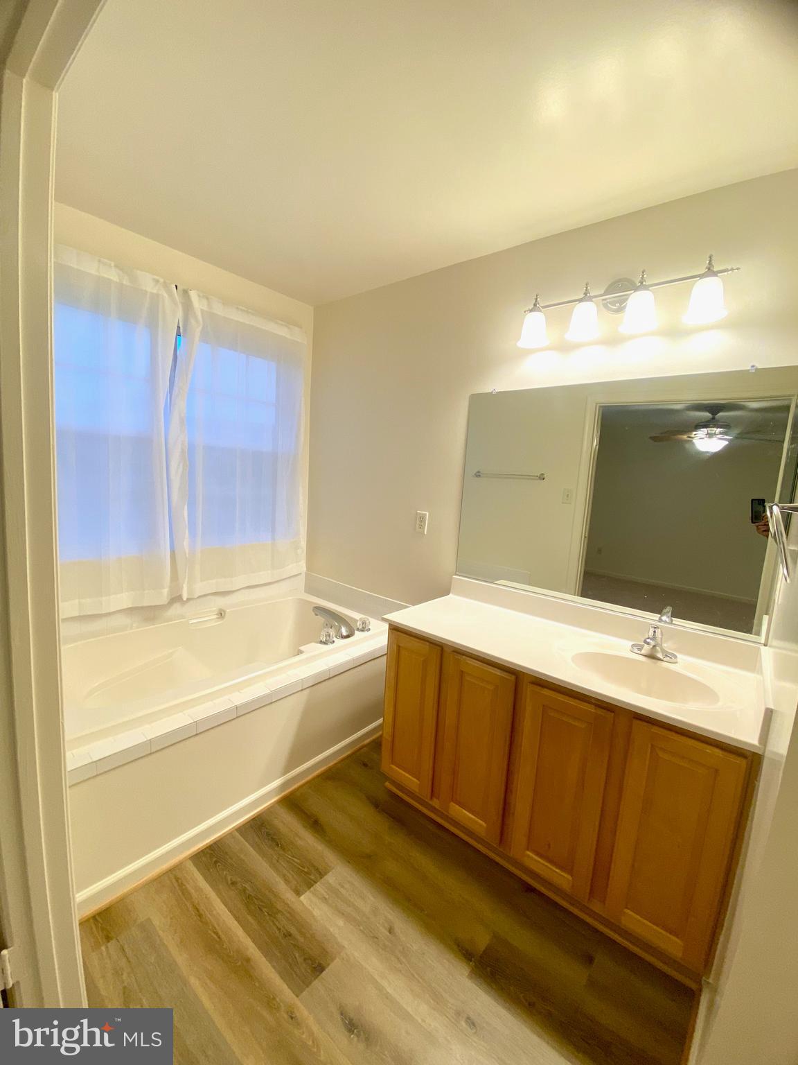 5377 Partners Court Frederick, MD 21703 - Photo 23 of 40 Master bathroom with soaking tub