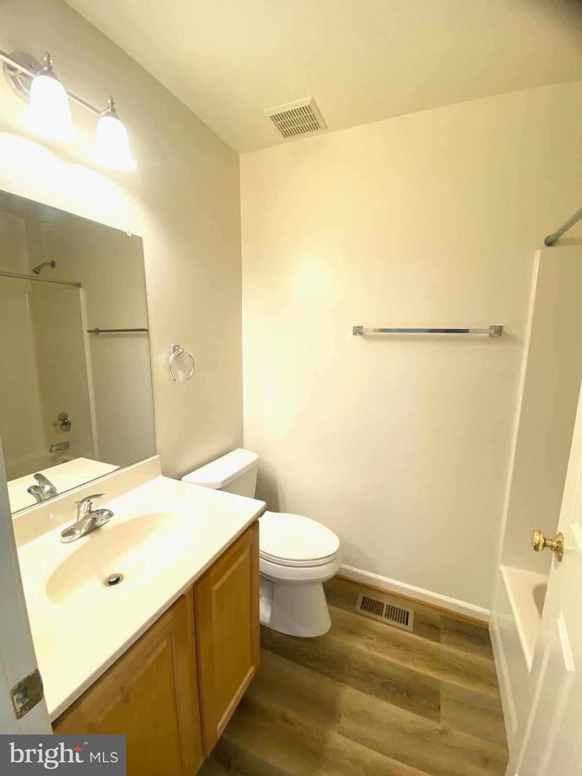 5377 Partners Court Frederick, MD 21703 - Photo 26 of 40 Hallway bathroom