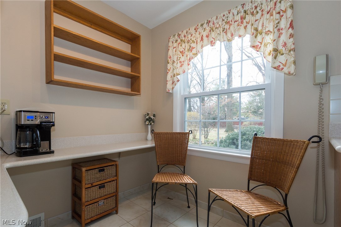 3716 Stoneleigh Road Cleveland Heights, OH 44121 - Photo 10 of 34