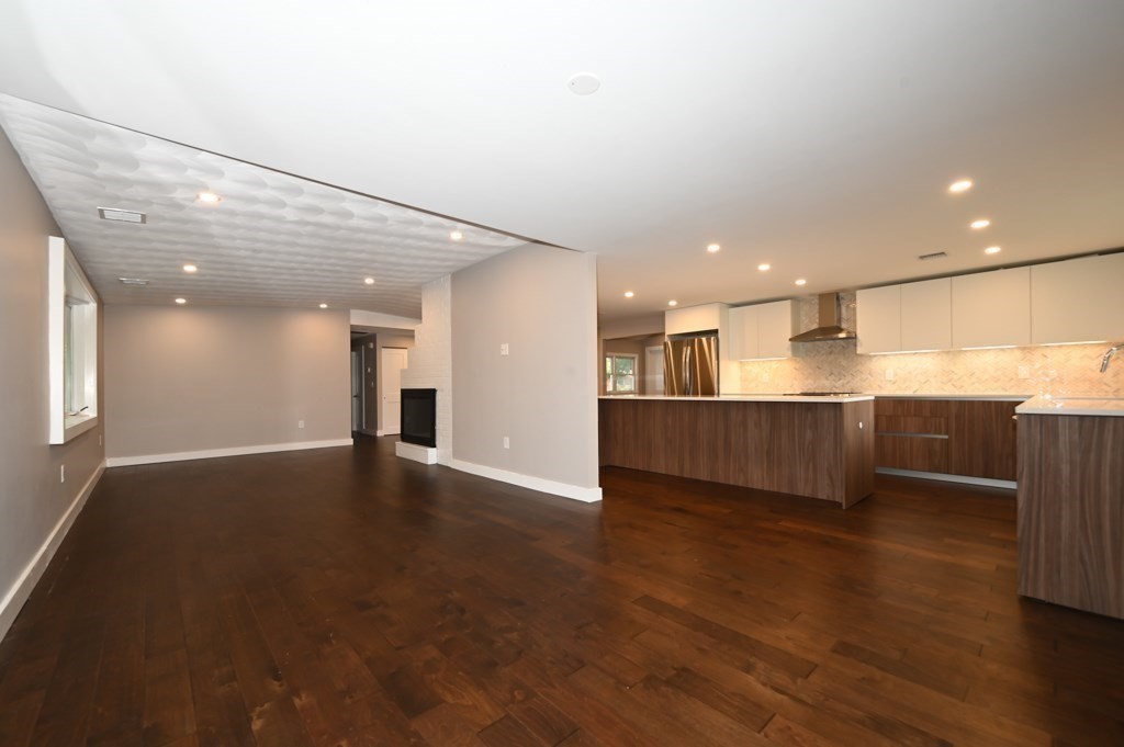 61 Gregory Road Framingham, MA 01701 - Photo 11 of 35