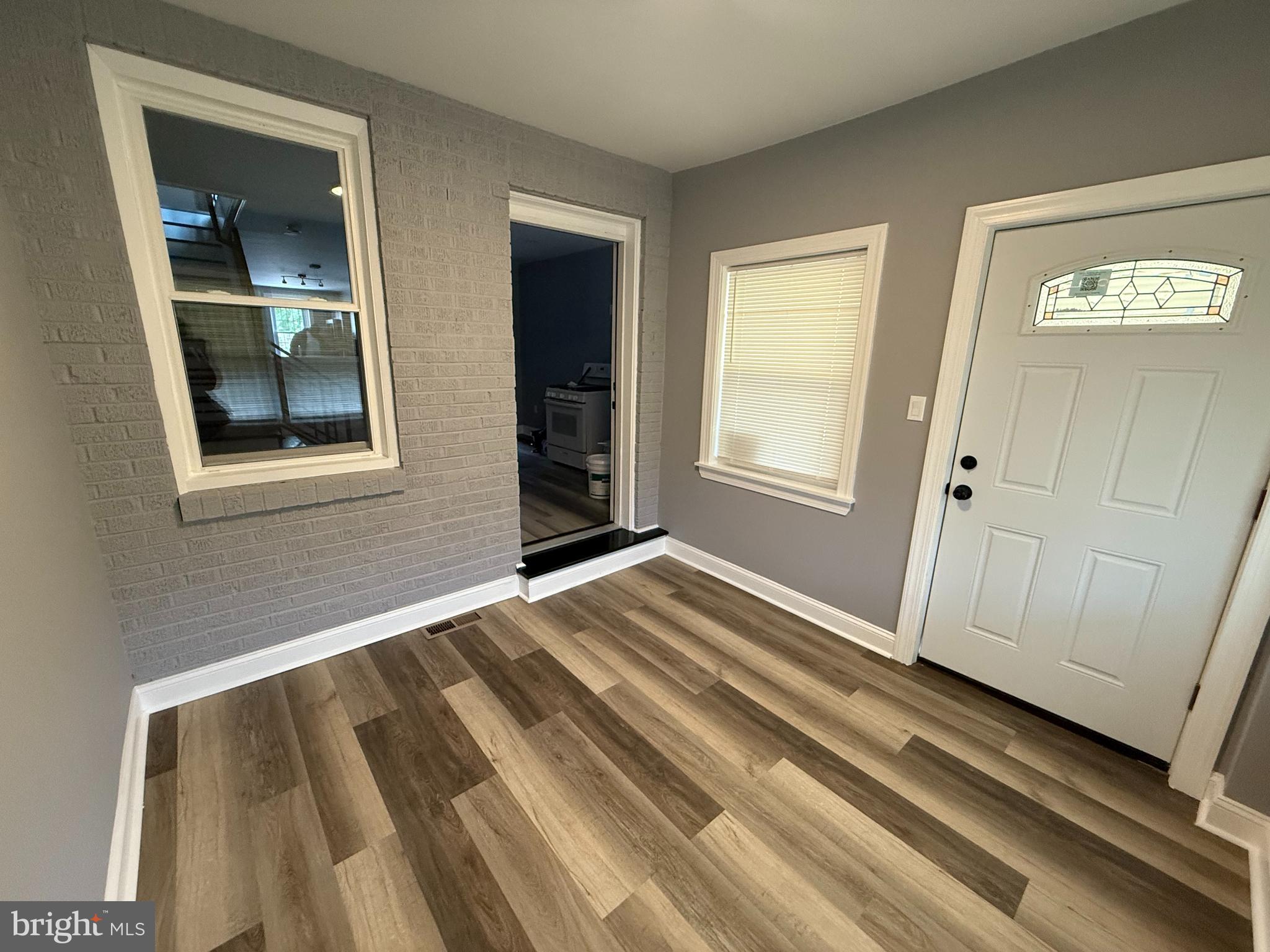 738 East Rittenhouse Street Philadelphia, PA 19144 - Photo 4 of 31 Enclosed Porch/Entryway