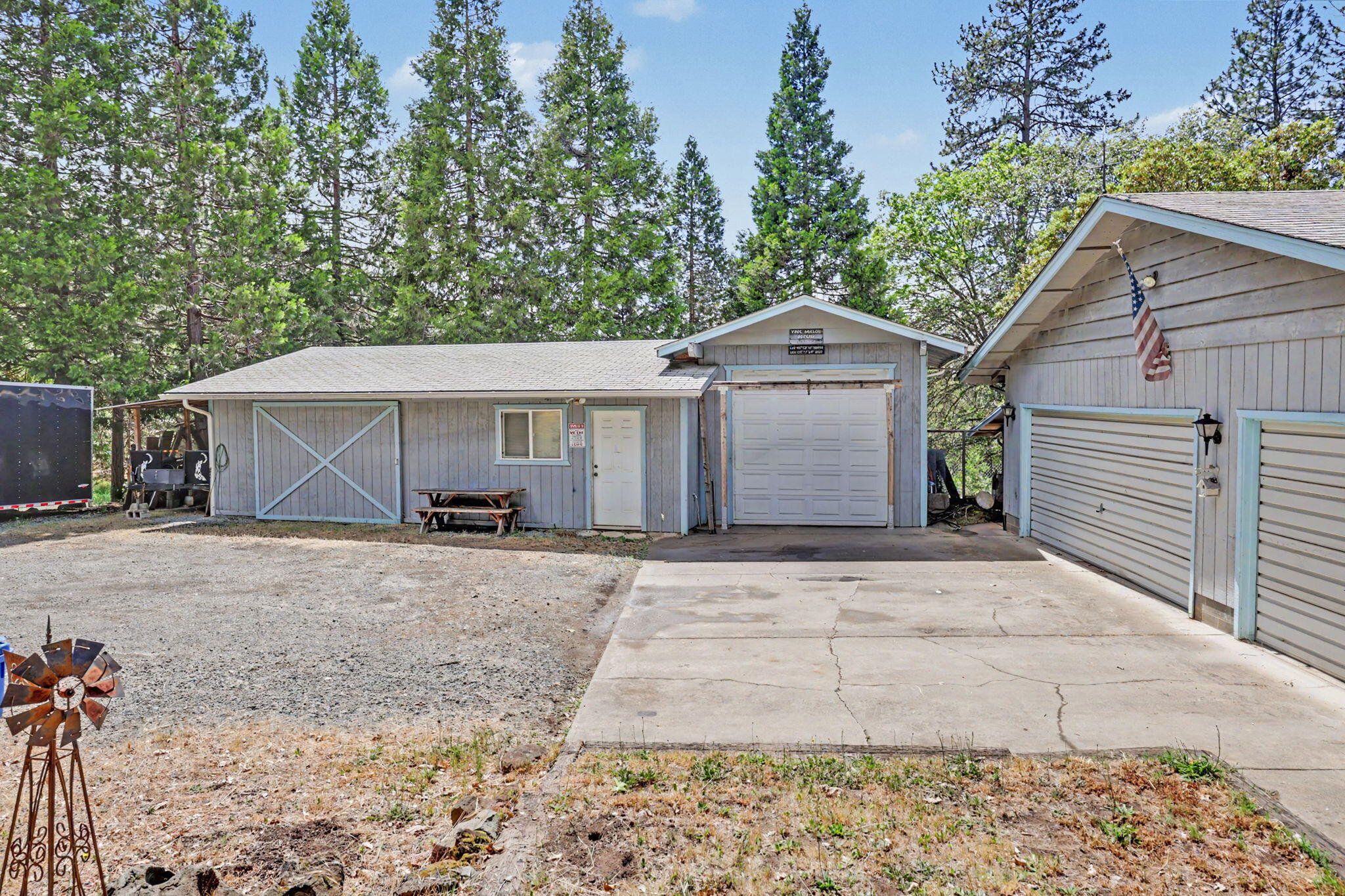 758 Summit Loop Grants Pass, OR 97527 - Photo 1 of 40