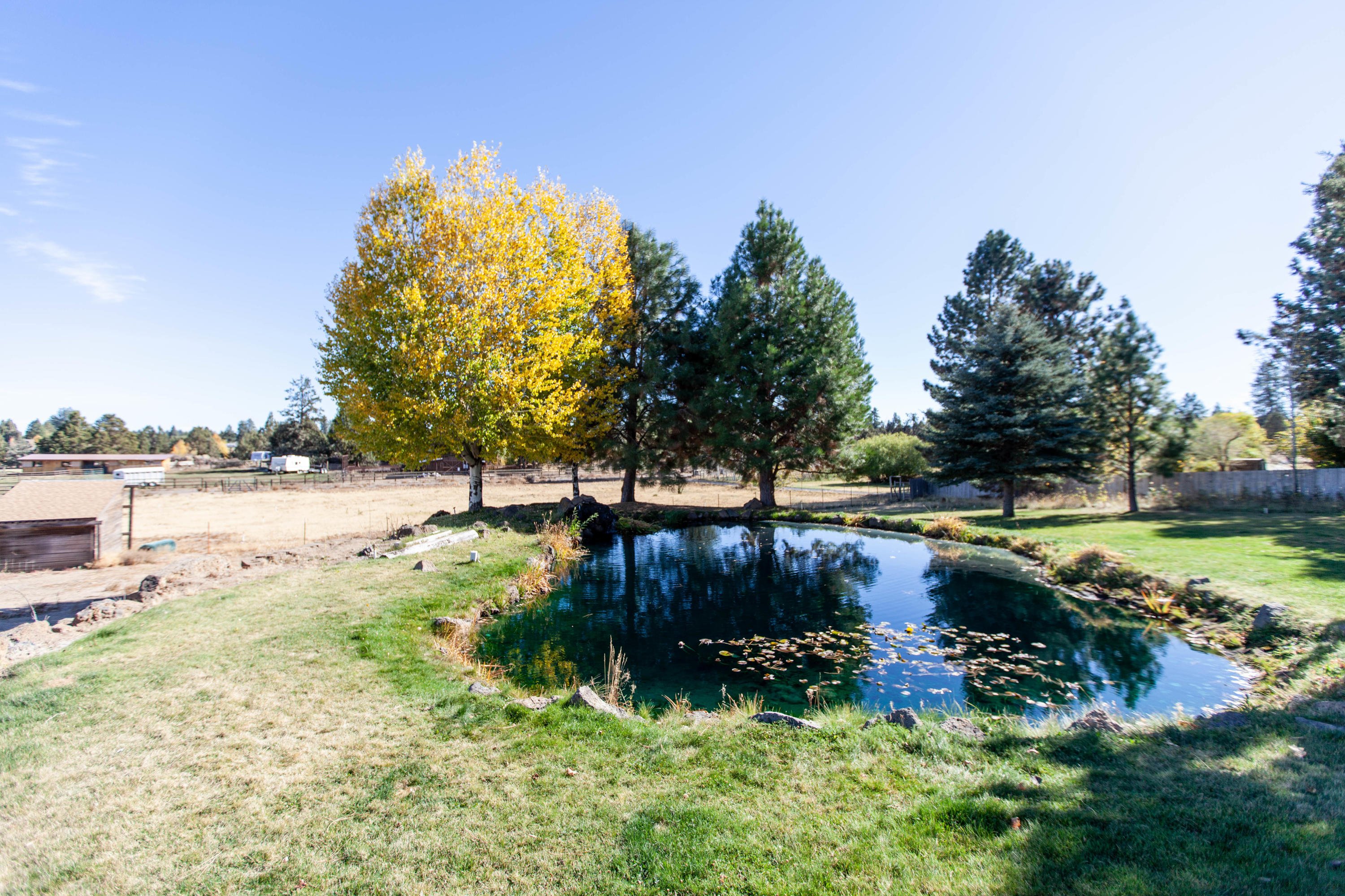 60436 Rimfire Road Bend, OR 97702 - Photo 18 of 27 19