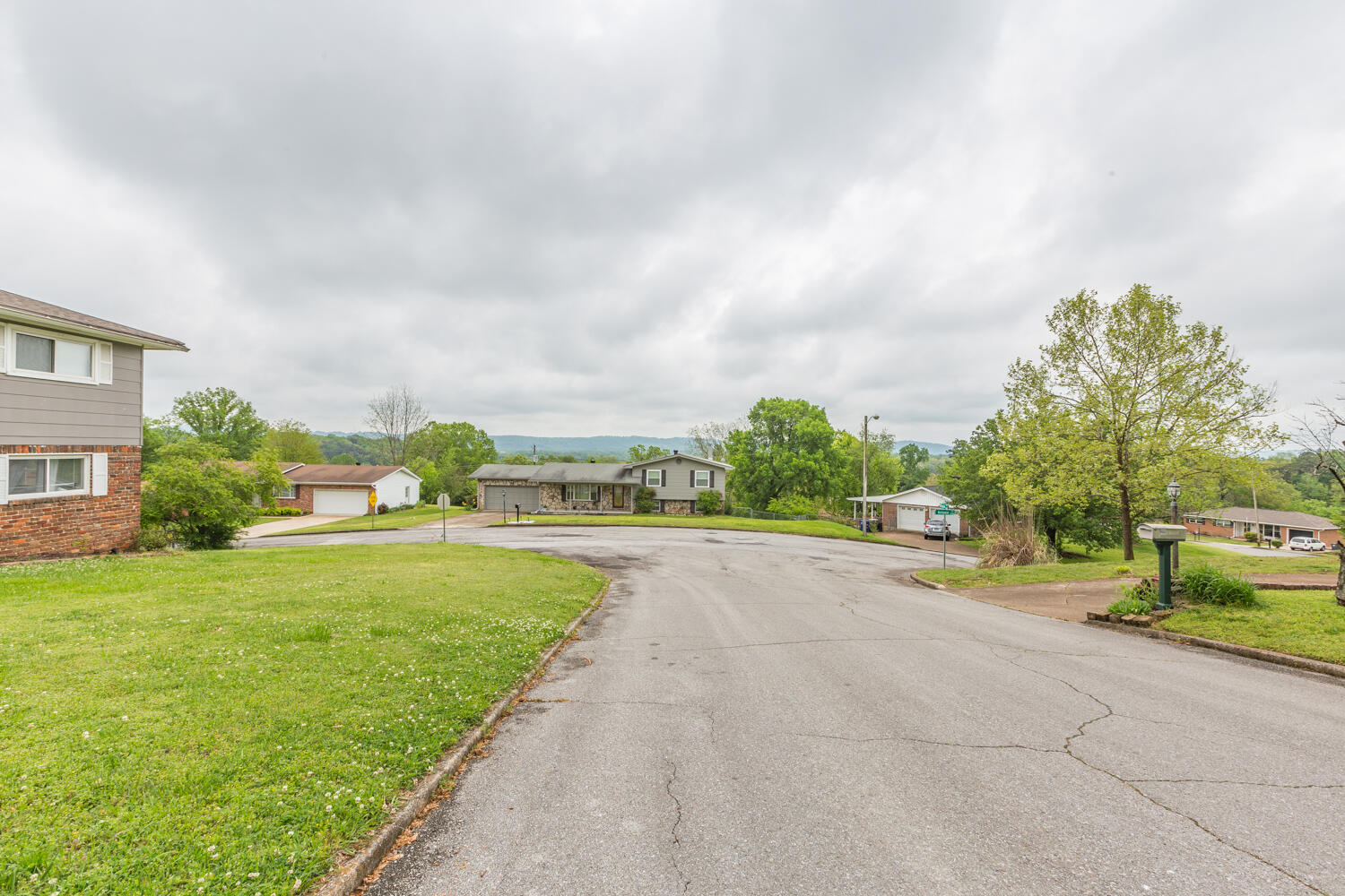 5801 Ragnar Drive Hixson, TN 37343 - Photo 3 of 47 5801 Ragnar Drive HD-2