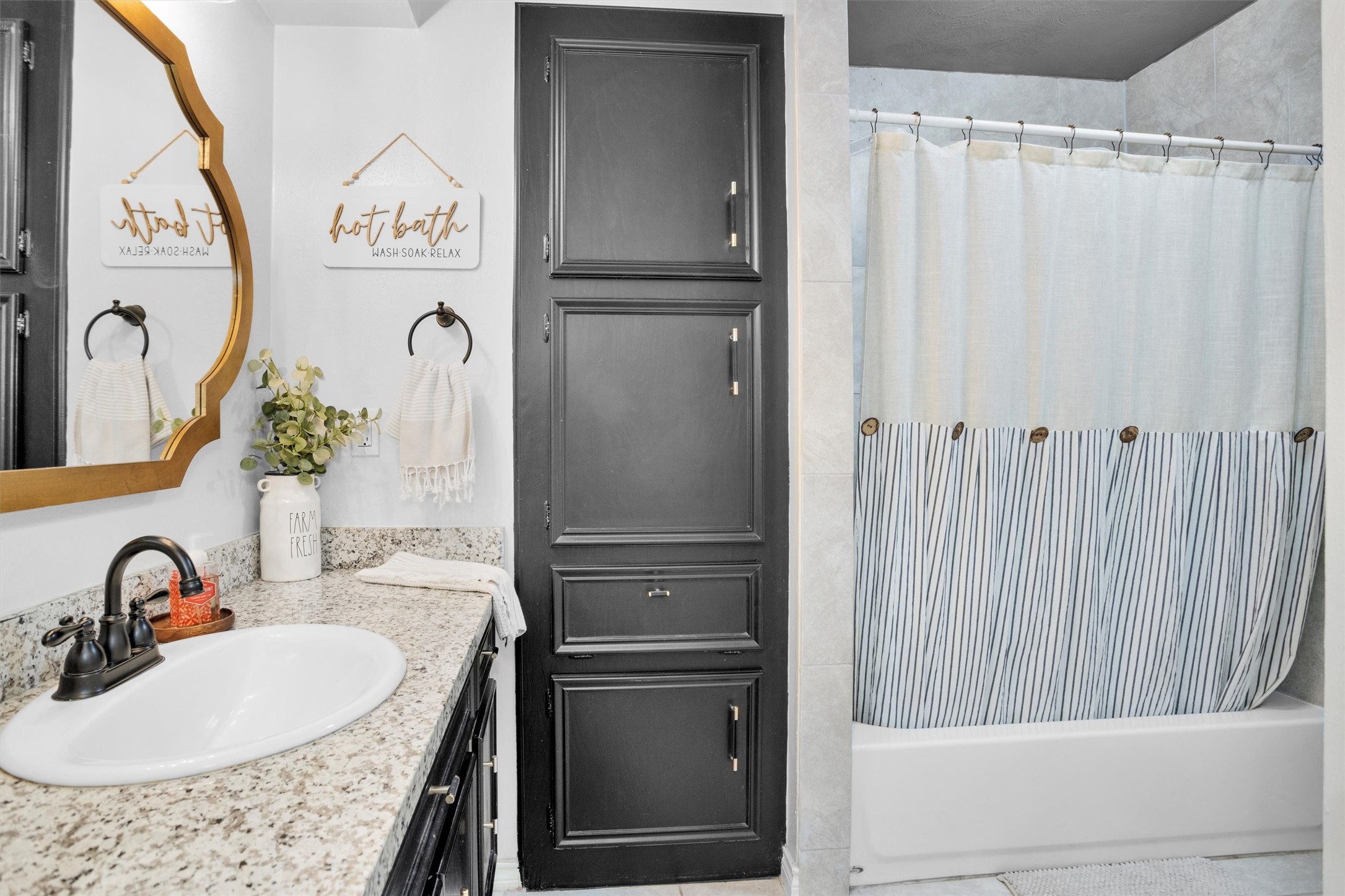 40610 Mill Creek Road Magnolia, TX 77354 - Photo 19 of 31 2nd bath with a tub/shower combo