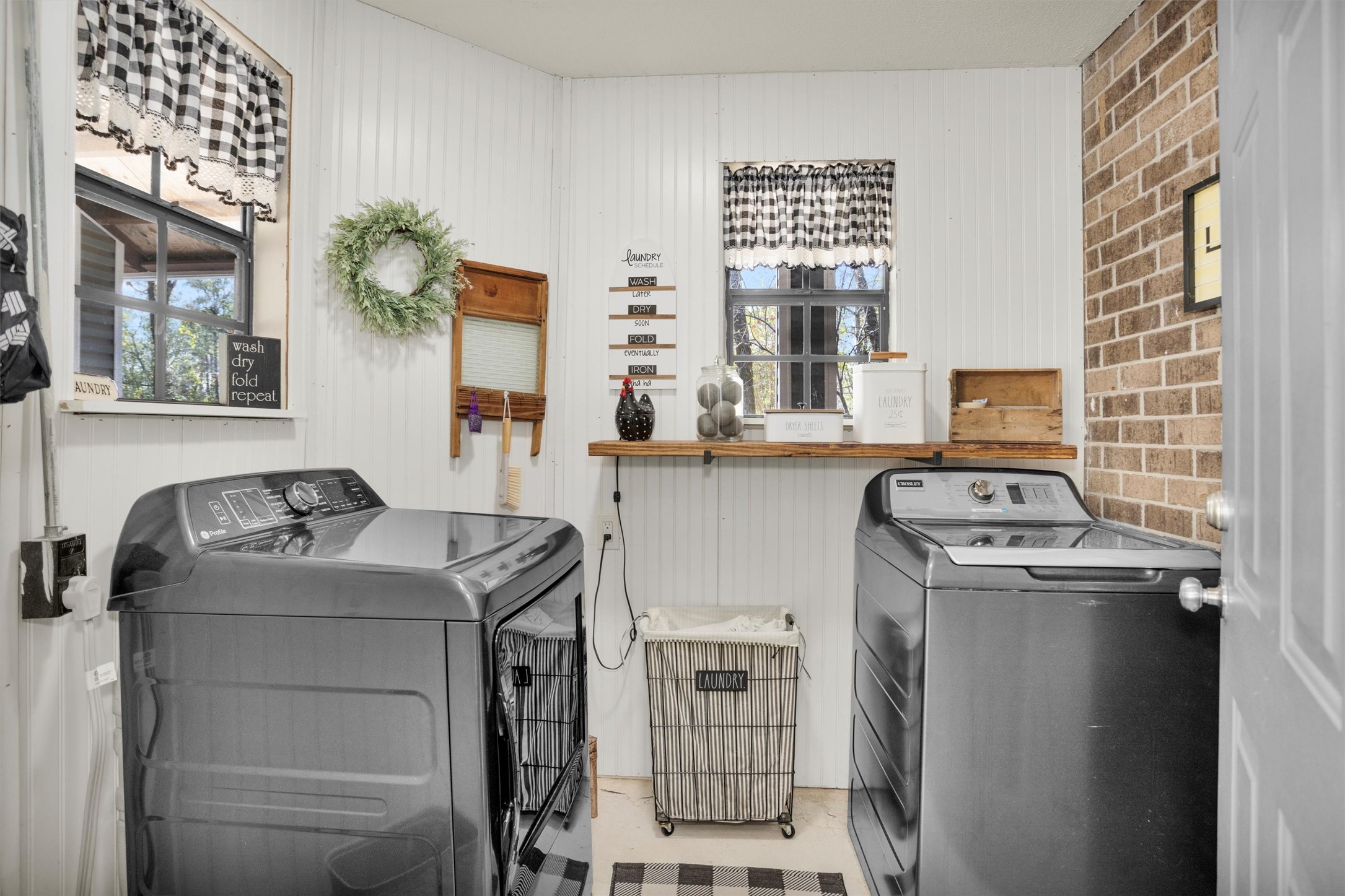 40610 Mill Creek Road Magnolia, TX 77354 - Photo 10 of 31 This laudry room is so cute you won't mind doing your laundry