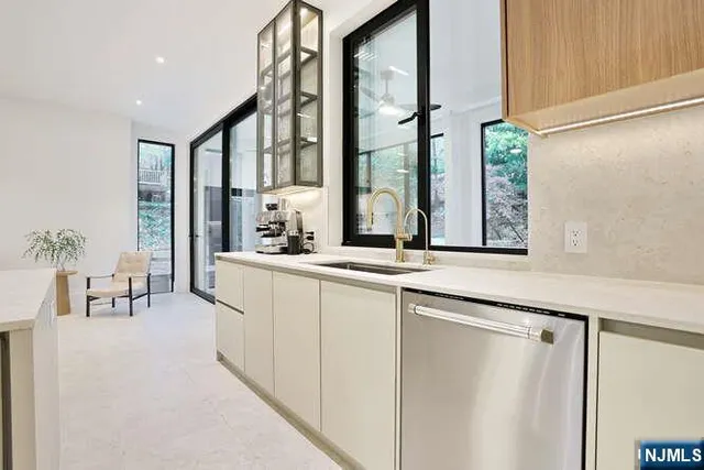 $2,650,000 | 226 Haworth Avenue, Haworth, NJ 07641