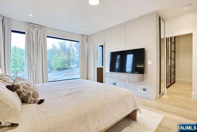 $2,650,000 | 226 Haworth Avenue, Haworth, NJ 07641