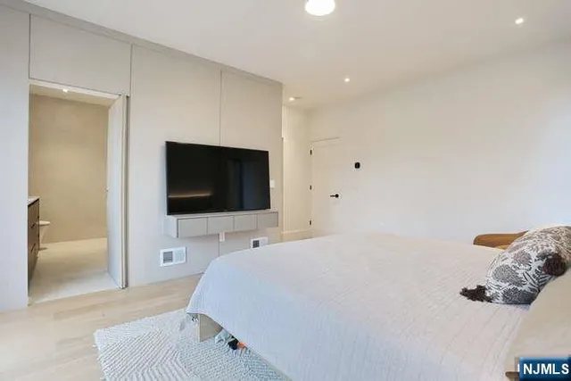 $2,650,000 | 226 Haworth Avenue, Haworth, NJ 07641