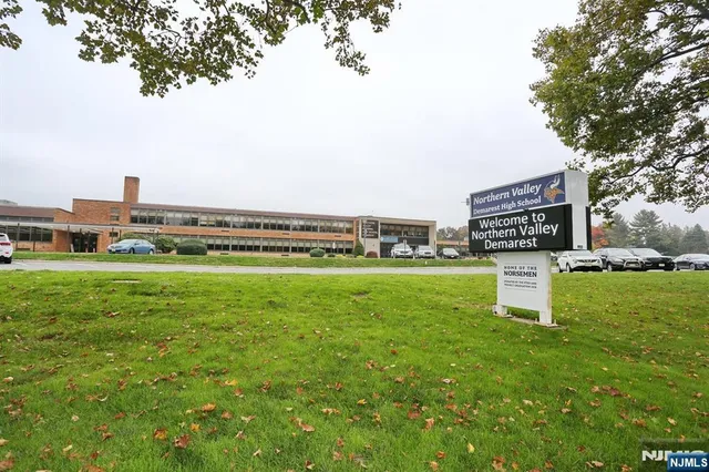 $2,650,000 | 226 Haworth Avenue, Haworth, NJ 07641